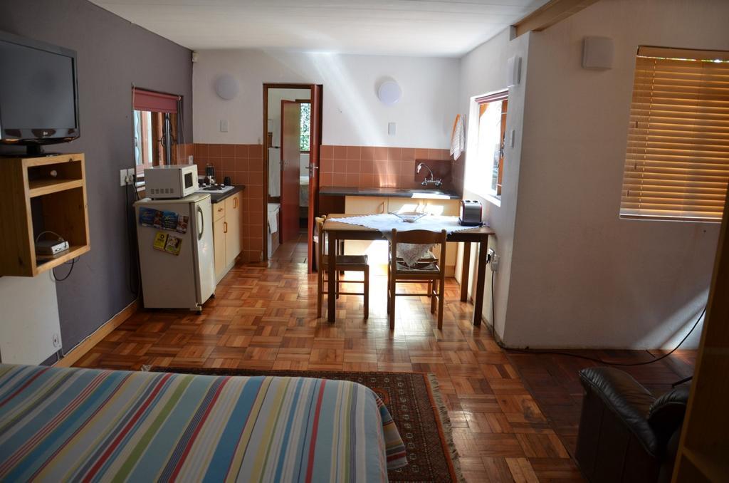 Bed & Breakfast In Hatfield Pretoria Quarto foto